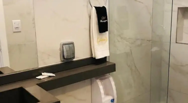 Трёхместный номер Standard Hotel Lorimar