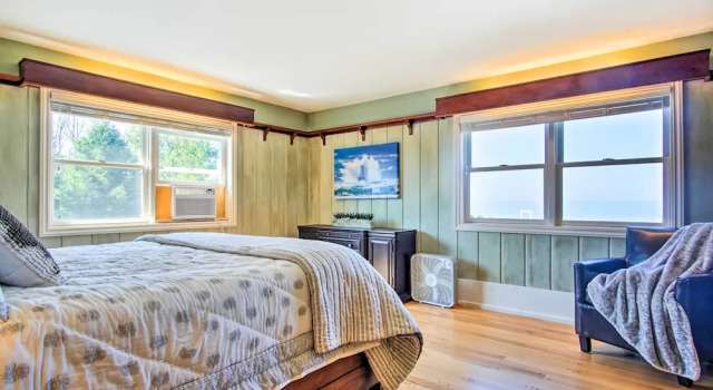 Hot Tub & Sauna! 7-acre Coastal Michigan Home, Book Feriehus Mason Michigan
