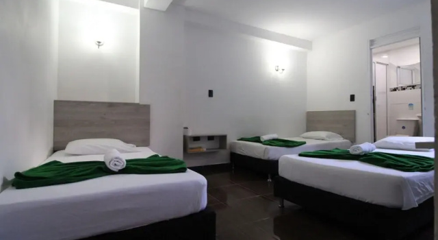 Трёхместный номер Economy HOTEL PORTÓN ESTADIO