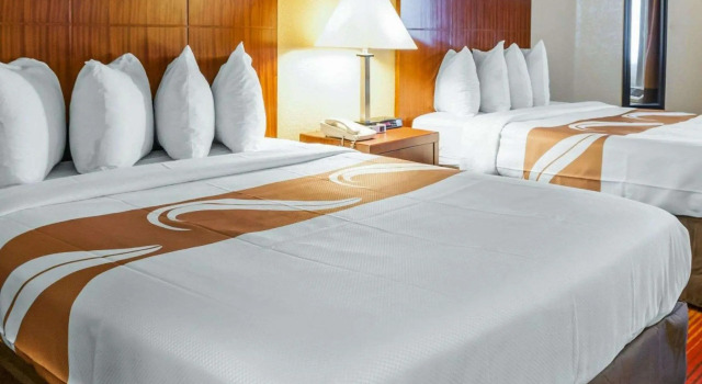 Четырёхместный номер Standard Quality Inn & Suites Albuquerque West