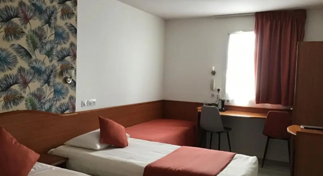 Трёхместный номер Standard Deltour Hotel Le Puy En Velay