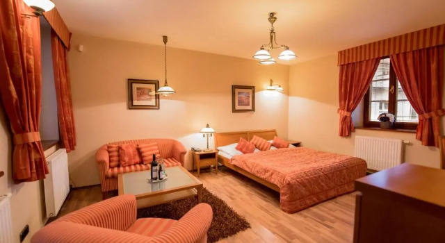 Полулюкс Hotel Octarna