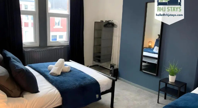 Saltwell - Delightful 3 Bedroom free parking free wifi, Забронировать Отель Гейтсхед Тайн и Уир