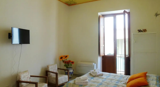Studio in Siracusa, With Wonderful City View, Furnished Terrace and Wifi Near the Beach