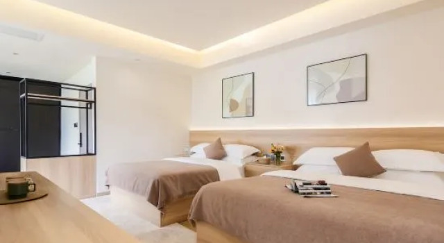 Люкс Yunyue Shanyu Homestay (Shili Gallery Yulonghe Branch)