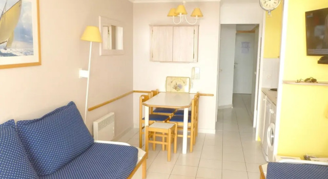 Apartment With one Bedroom in Agay, With Wonderful sea View, Pool Acce