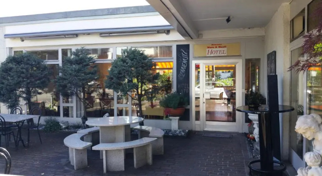 Hotel Restaurant Pizzeria Mare & Monti, Varaa Hotelli Bassersdorf Zürich