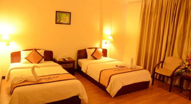 Двухместный номер Deluxe Saigontourane Hotel