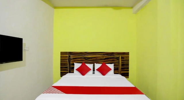 Flagship Deva Guest House Near Johari Enclave Metro Station