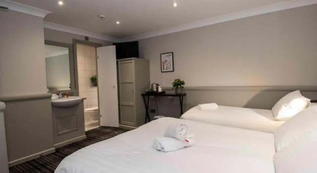 Четырёхместный номер Standard Howard Winchester Hotel