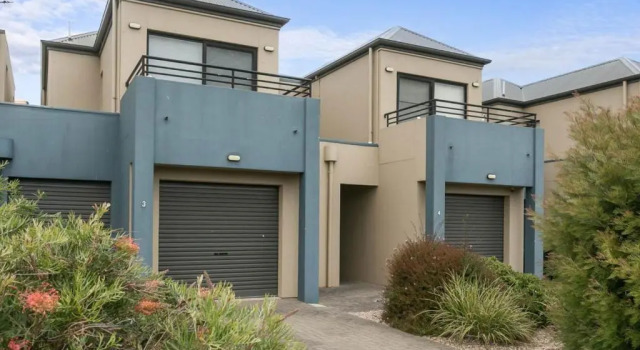 Front 9 then Dine - 3/61 St Andrews Boulevard, Book Hotel Normanville South Australia