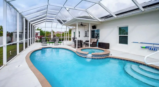 Lanai, Private Pool: Lehigh Acres Home, Reserva ahora Hotel Lehigh Acres 