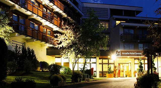Arcadia Hotel Sonnenhof Grafenau, Varaa Hotelli Hotellit Baijeri pysäköinnillä, Pysäköinti