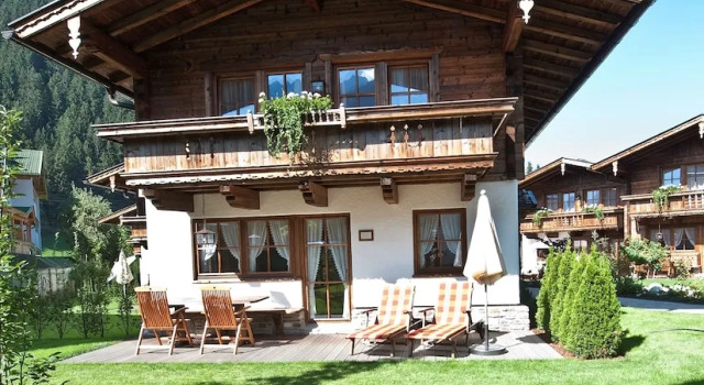 Шале Comfort с видом на горы BRUGGER ChaletDorf