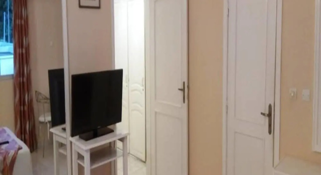 Résidence Les Florhanyas, Prenota Hotel Hotel a Abidjan con piscina, Piscina