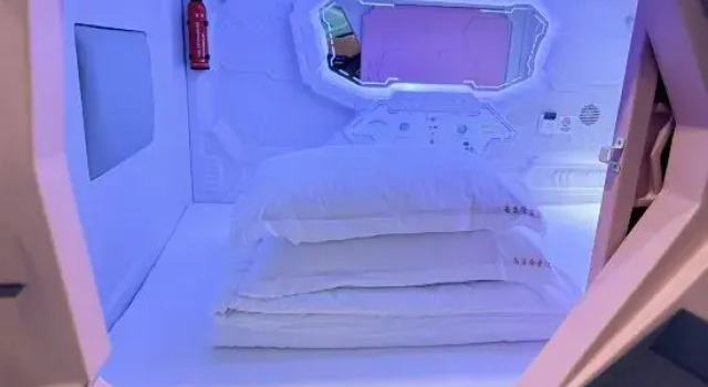 Standardowa kapsuła Sleep Space Capsule Mini Hotel