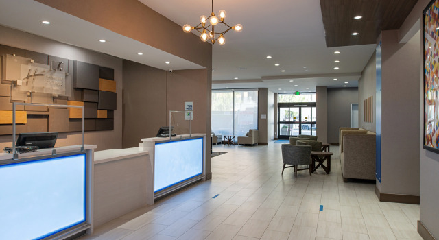 Holiday Inn Express & Suites Los Angeles Downtown West by IHG