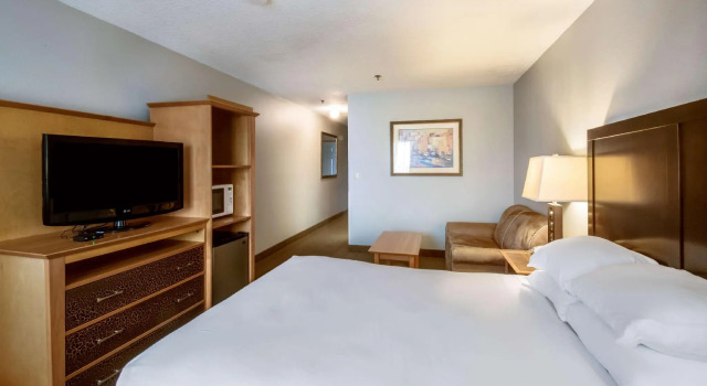 Двухместный полулюкс Shilo Inn Suites Seaside East