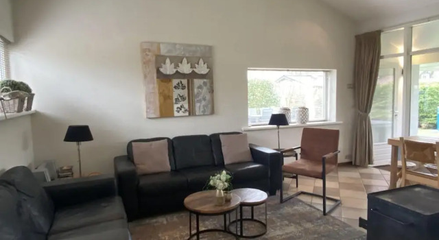 Home in Sint Maartenszee with Veranda, Забронировать Дом для отпуска Синт-Мартенсзе Kop van Noord-Holland