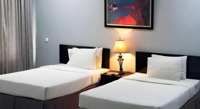 Surya Yudha Hotel, Prenota Hotel Hotel a Banjarnegara con parcheggio, Parcheggio