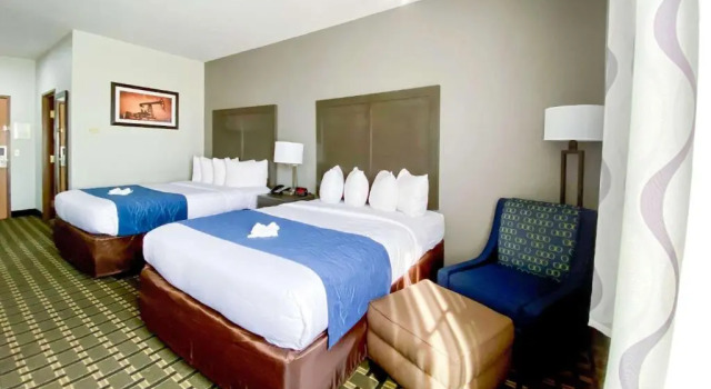 Четырёхместный люкс Executive Comfort Inn Owasso - Tulsa