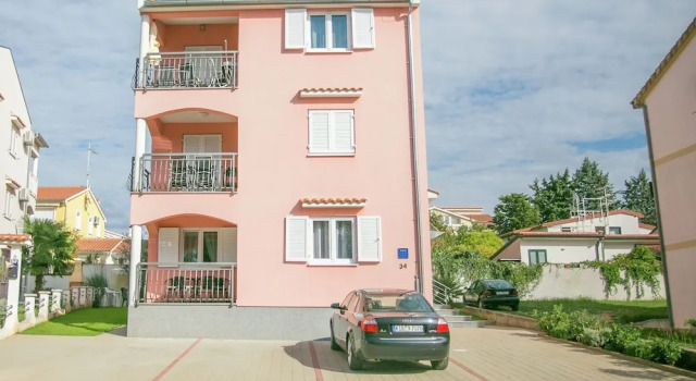 Nice Decorated one Bedroom Apartment With Balcony, Private Parking
