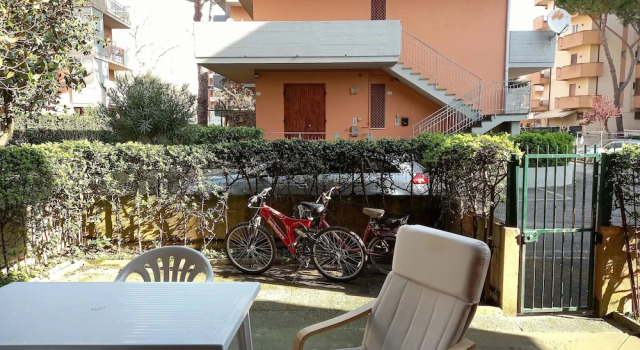 Апартаменты Attractive Apartment With Private Garden