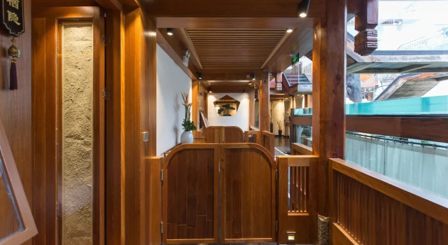 The Willow Hotel, Забронировать Отель Лицзян Юньнань, рядом с Улица Сквер-стрит Древнего города Даянь