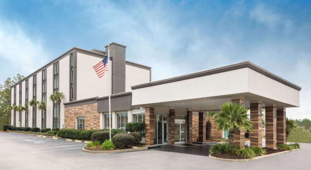 Двухместный люкс Wyndham Garden Summerville