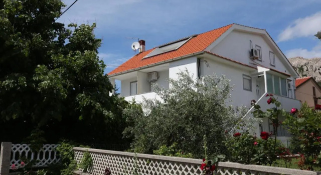 Apartments Ljubica, Prenota Appartamento Hotel a Isole Quarnerine con parcheggio, Parcheggio