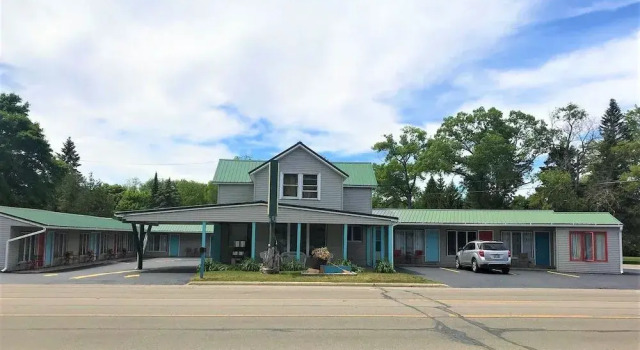 The Monarch Motel, Rezerwuj Motel Motele w Michigan, Motel
