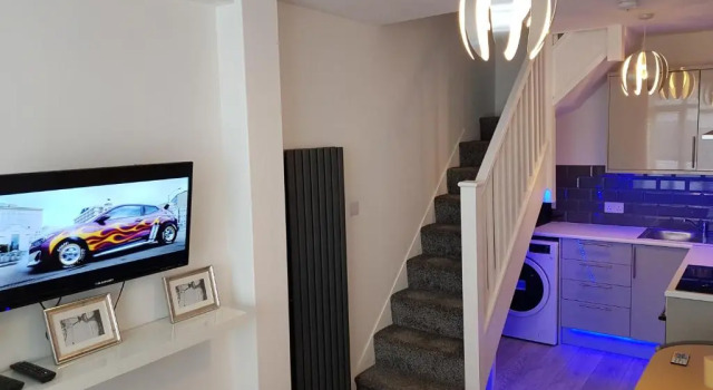 Webb place 2 bedroom apartment !