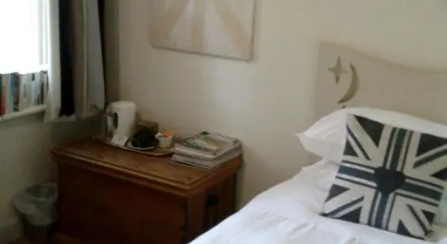 Standard Yhden hengen huone Cornerstones Guest House
