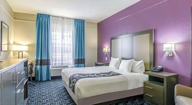 Номер Standard La Quinta by Wyndham Kansas City Airport