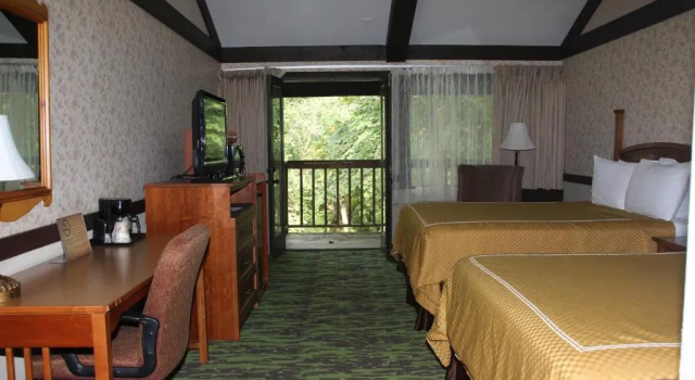 Двухместный номер Standard с балконом Spring House Inn