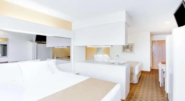 Четырёхместный номер Standard SureStay Hotel by Best Western Christiansburg Blacksburg