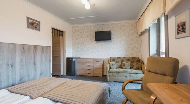 Двухместный номер Classic с видом на горы Guest Rooms and Family Apartments