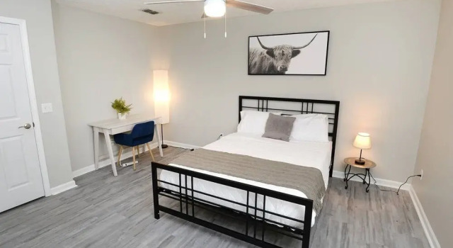 Great 3 Bedroom house in gated community by CozySuites, Book Hotel Hoteller i Inlet Beach med parkering, Parkering