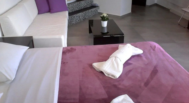 Queen Boutique Suites