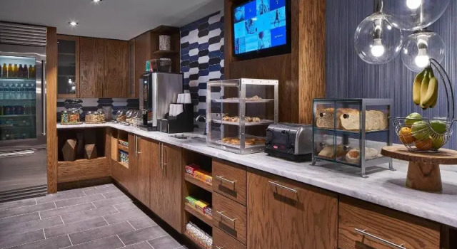 Двухместный люкс c 1 комнатой Delta Hotels by Marriott Norfolk Airport