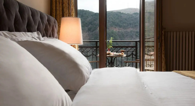 Трёхместный номер Standard с балконом Hotel Kentrikon