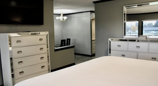 Семейный люкс Carlton Lodge Hotel and Suites