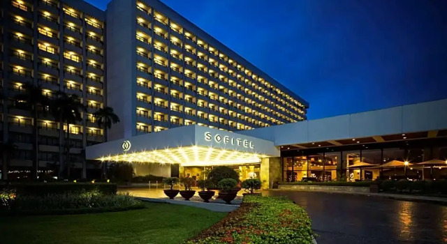 Двухместный клубный номер Luxury Sofitel Philippine Plaza Manila