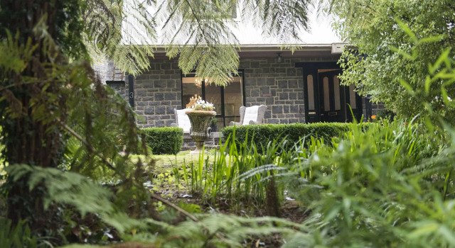 A Loft In The Mill, Rezerwuj Boutique Hotel Hotele w Dandenong Ranges z parkingiem, Parking