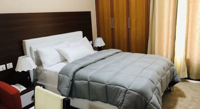 EZRA BOUTIQUE HOTEL by The Weekender