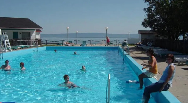 Hotel La Roche Pleureuse, Rezervovat Hotel  