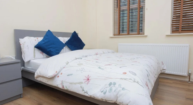 Charming 1-bed Apartment in London, Varaa Huoneisto Asunnot kohteessa Merseyside, Huoneisto