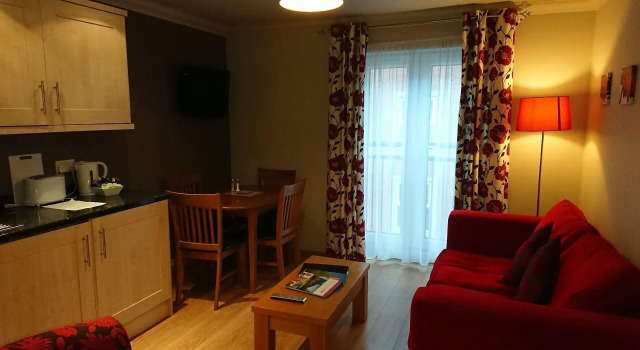 Victoria Cloisters Apartments, Varaa Huoneisto Asunnot kohteessa Merseyside, Huoneisto