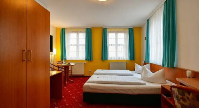 Hotel Zum Goldenen Löwen, Забронировать Отель Пейтц/Пикньо Бранденбург, рядом с Музей металлургии и рыбной ловли