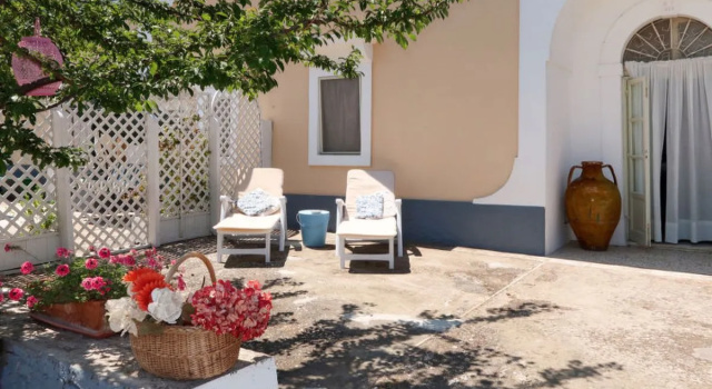 Trullo Fior di Capperi (MFR101), Varaa Hotelli Hotellit Valle d'Itria pysäköinnillä, Pysäköinti